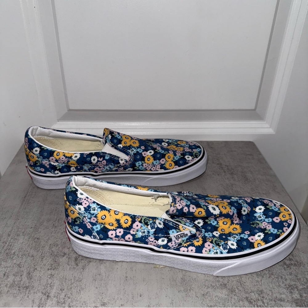 VANS Classic Slip-On Sneakers In True Navy/ Floral (Multi) - Picture 3 of 6